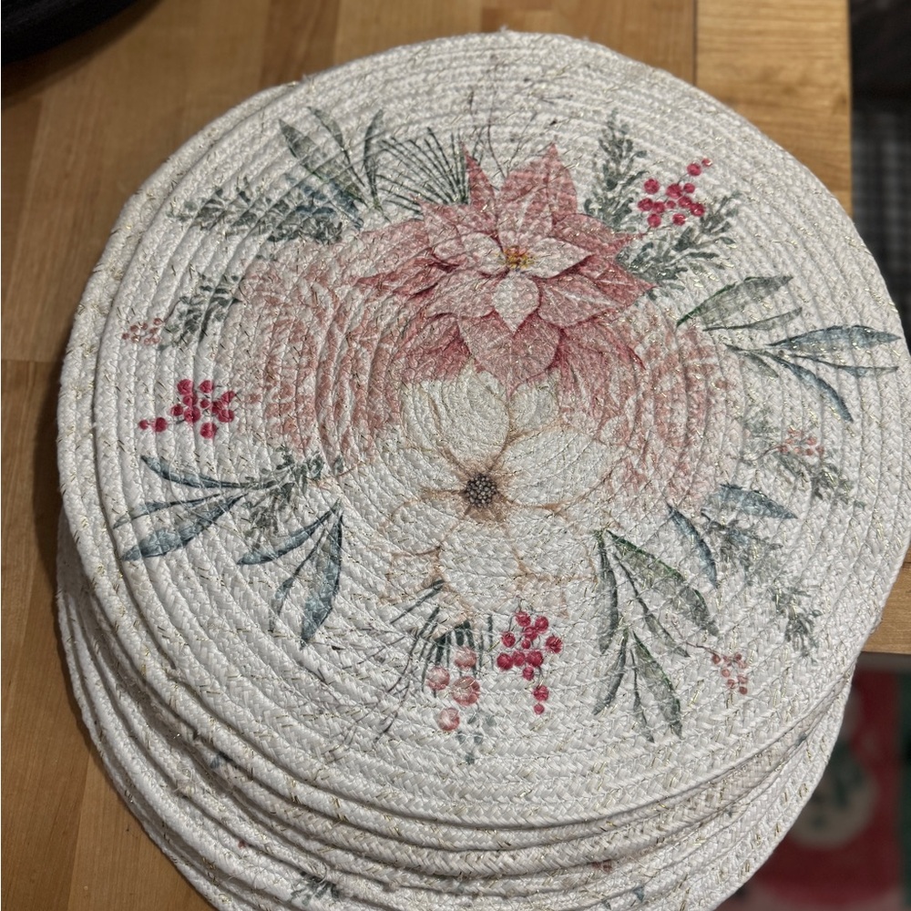 Rachel Zoe Holiday Placemats - 8 - Pink, Cream and Berry Floral